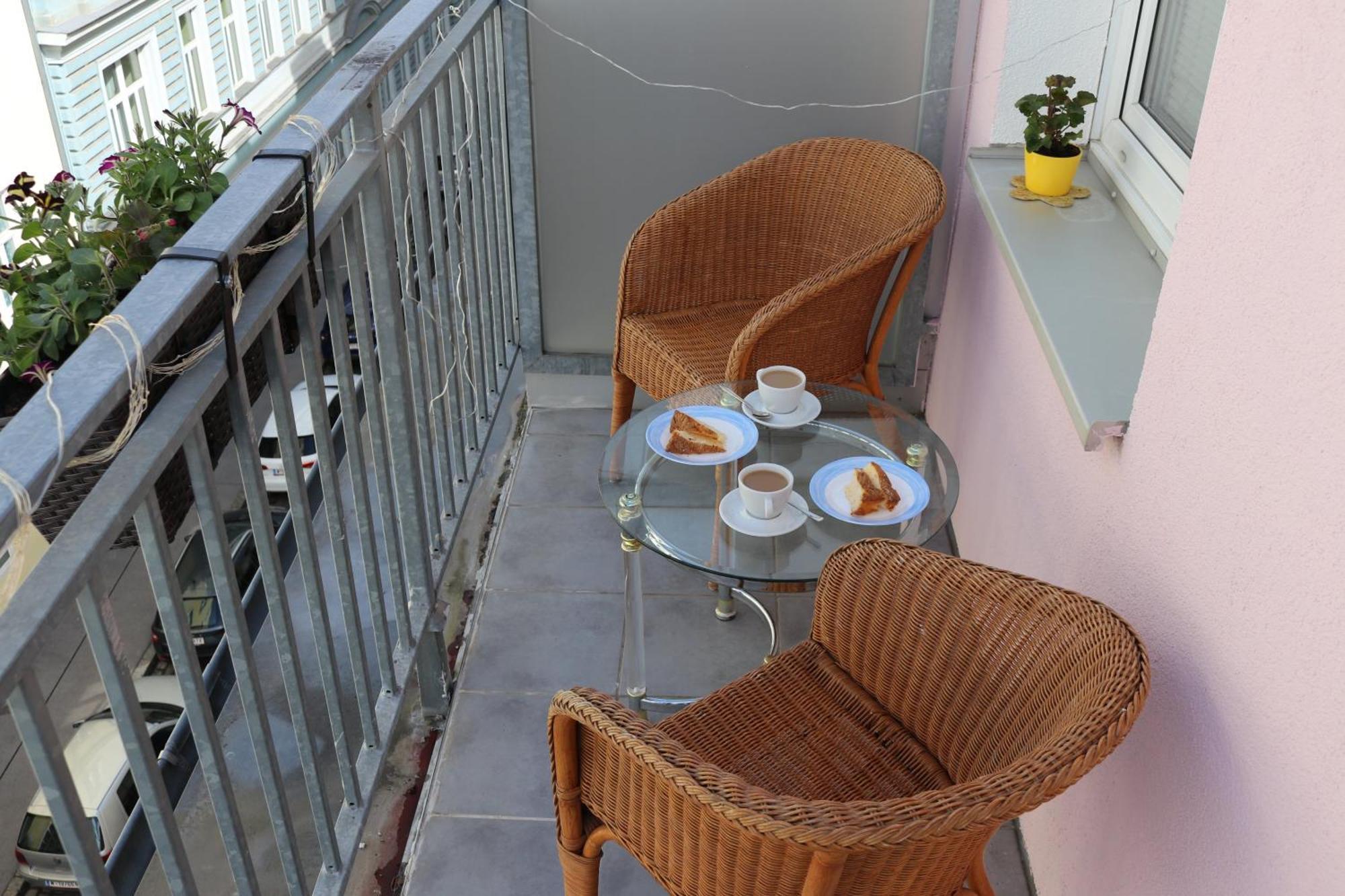 New Terrace And Open Kitchen Apartment *