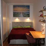 New City Terrace Apartment And Open Kitchen